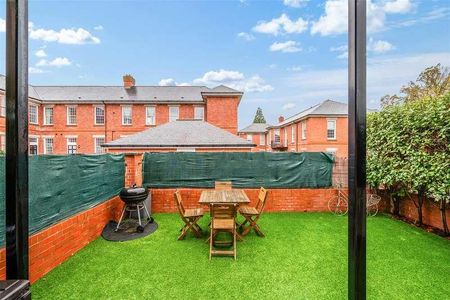 Glanville Way, Epsom, KT19 - Photo 5