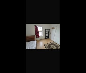 Room in a Shared House, Thornhill Road, CR0 - Photo 1