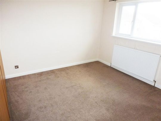 Ninian Road, HEMEL HEMPSTEAD - Photo 1