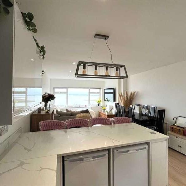 Leigh On Sea, SS9 - Photo 1