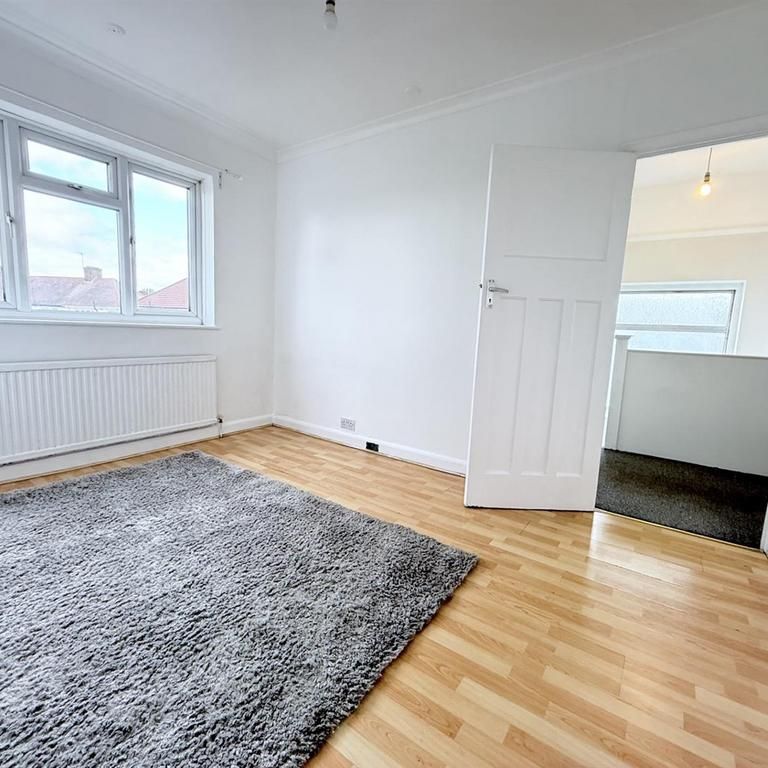 3 bedroom semi-detached house to rent - Photo 1