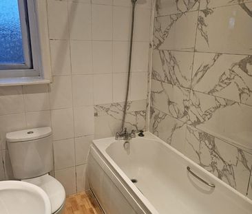 Room in a Shared House, Athelney St, SE6 - Photo 3