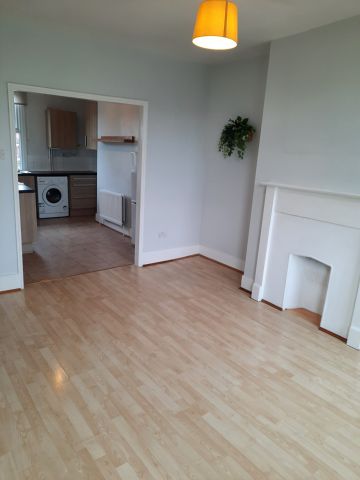 1 Bed Flat, Kent House Road, SE26 - Photo 3