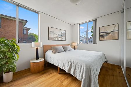 Sundrenched With Extra Large Proportions - Photo 5