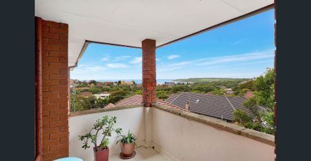 Fully Furnished Two-Bedroom Apartment with Ocean Views - Photo 4