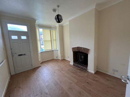 3 Bed End Terrace, Thorneywood Rise, NG3 - Photo 3