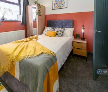 1 bedroom in a house share to rent - Photo 4
