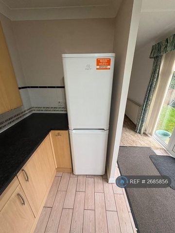 2 bedroom flat to rent - Photo 3