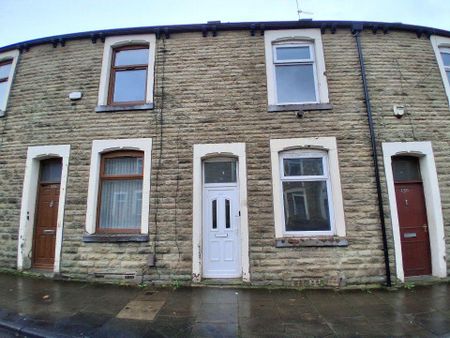 2 bedroom terraced house to rent - Photo 2