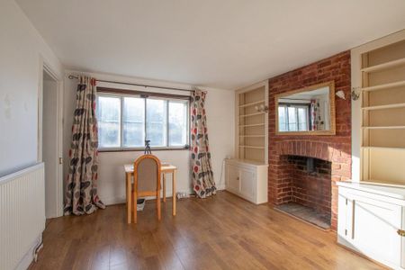 3 bedroom semi-detached house to rent - Photo 2