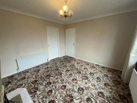 4 Hillside, - Photo 3