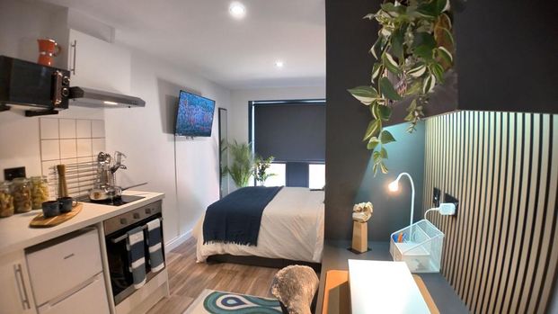 Studio to rent - Photo 1