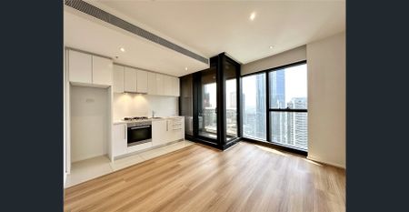 UNFURNISHED PREMIEUM ONE BEDROOM ONE CARPARK FLOORBOARD APARTMENT LOCATED IN PRIMA TOWER - SOUTHBANK!!! - Photo 5