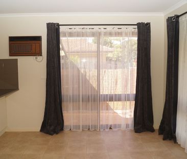 Well Located, Neat & Tidy Unit! - Photo 3