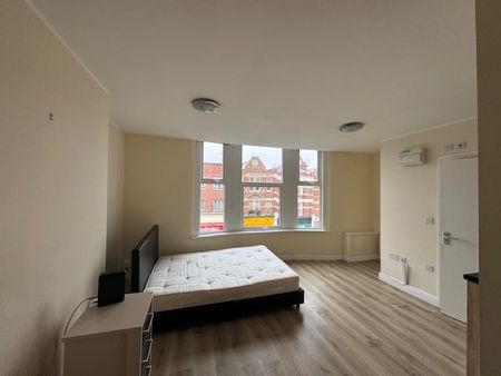 Studio Flat, Sydenham Road, SE26 - Photo 2