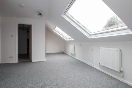 4 bedroom semi-detached bungalow to rent - Photo 4