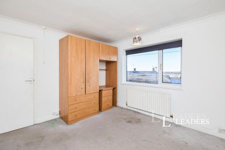 3 bedroom house to rent Harrogate Crescent, Derby, DE21 - Photo 4