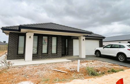 A Home That Welcomes Every Chapter! - Photo 5