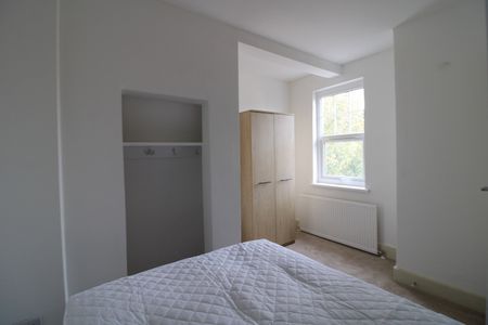 3 Bed End Terrace, Vincent Road, CR0 - Photo 2