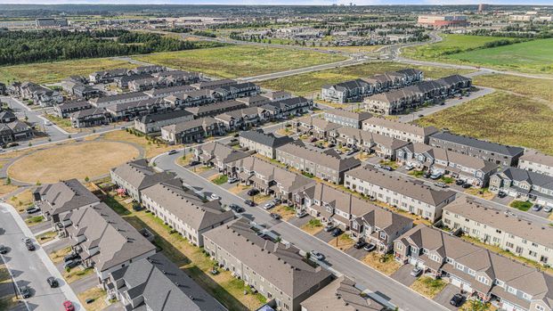 For Lease - 626 Allied Mews, Stittsville - Munster - Richmond, Ontario - Photo 1