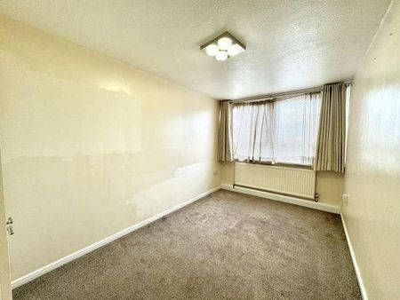 St Andrews Tower, Baird Avenue, Southall, UB1 - Photo 3