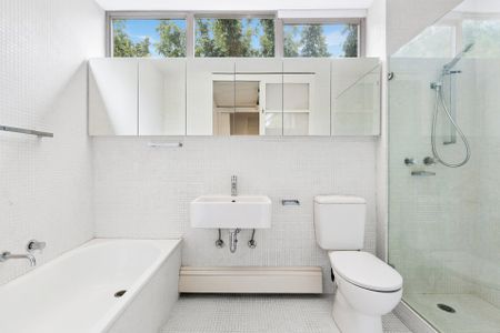 Modern Classic Apartment in Toorak - Photo 3