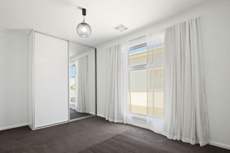 Light-Filled Modern Townhouse with 6.6kW Solar in a Prime Lifestyle Location - Photo 3