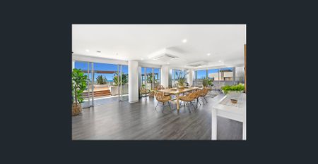 Contemporary, Modern, 1 Bedroom Unfurnished Apt - Great Views Available Mid Jan 2026 - Photo 4