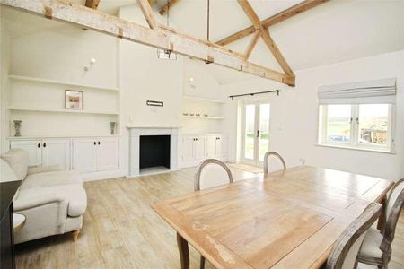 Lodge Farm, Old London Road, Woodham Walter, CM9 - Photo 2