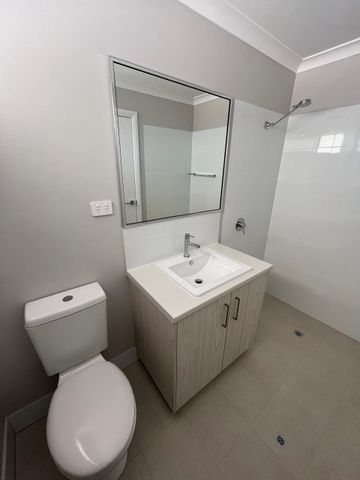 Beautiful, Brand New 3x2 Unit - Photo 5