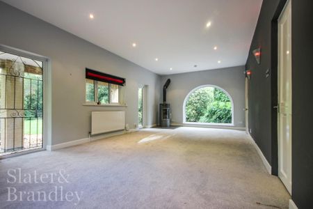 6 bedroom detached house to rent - Photo 3