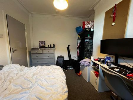 4 bedroom private hall to rent - Photo 4