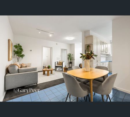 4/30 Mona Pl, South Yarra, Vic 3141 - Photo 3