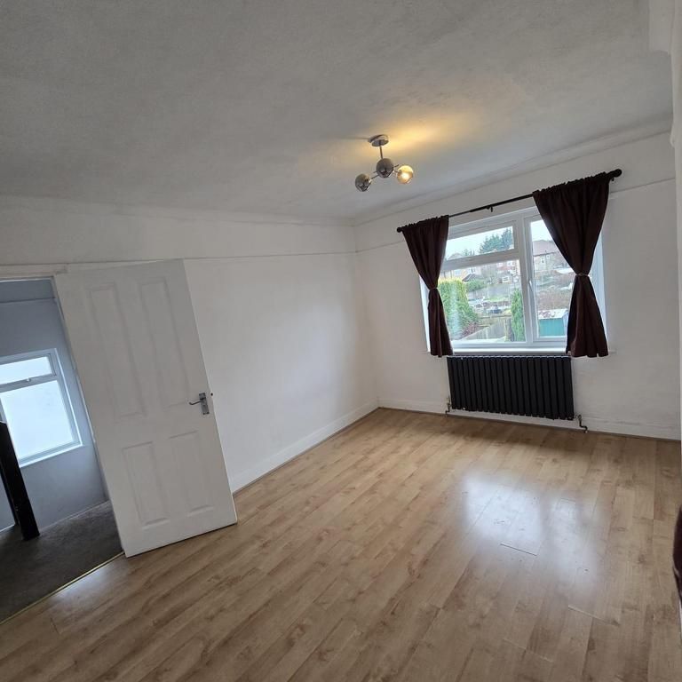 3 bedroom semi-detached house to rent - Photo 1
