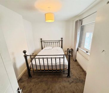 4 bedroom semi-detached house to rent - Photo 4