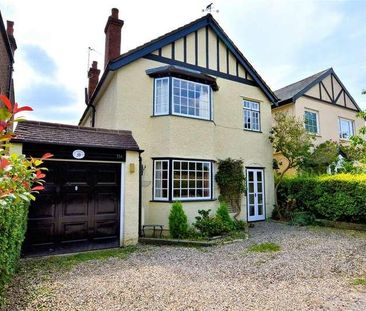 Bell Common, Epping, CM16 - Photo 1