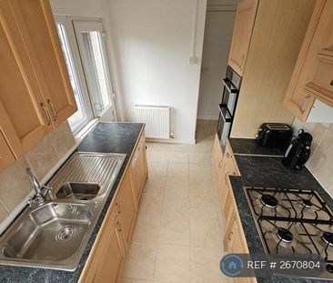 1 bedroom in a house share to rent - Photo 4