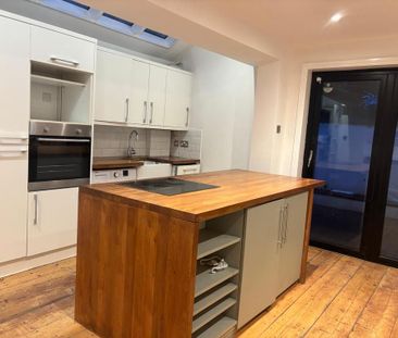 4 bedroom terraced house to rent - Photo 3