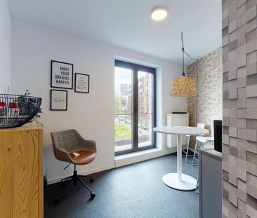 Beautiful furnished student room - AVAILABLE IMMEDIATELY!! - Photo 2