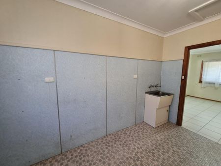 1BR Flat In Great Location - Photo 3