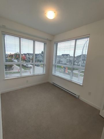 Brand New Spacious Three Bedroom in Fleetwood Village - Photo 4