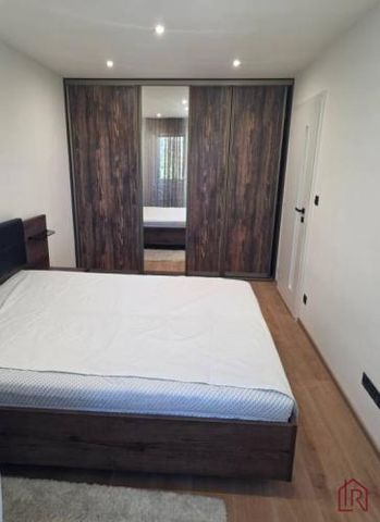3-izbový byt s loggiou a kompletným vybavením, Terasa - Fotografia 5