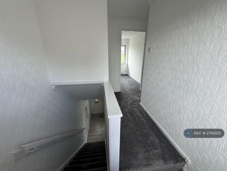 3 bedroom terraced house to rent - Photo 3