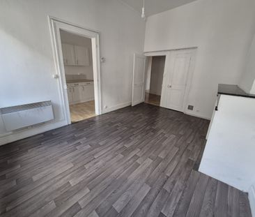 Location Appartement 2 pièces 53m² CAMBRAI 59400 - Photo 2