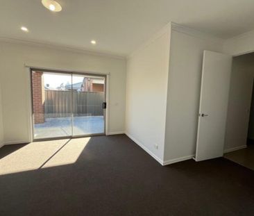 Melton South - Photo 3