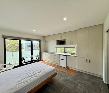 Your own private room, ensuite & outdoor space — bills included | M... - Photo 6