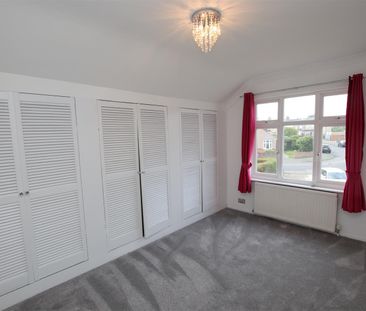 3 bedroom Semi-Detached House to let - Photo 2