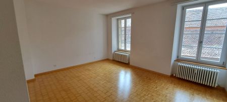 Bienne, 3-room apartment in the heart of the old town - Photo 3