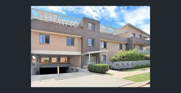 Modern & Convenient Ground-Floor Living - Photo 1