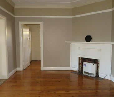 BEAUTIFULLY MAINTAINED AND CENTRAL HOME! - Photo 2